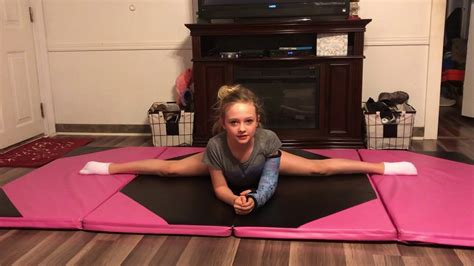 splits porn|Doing The Splits Porn Videos 